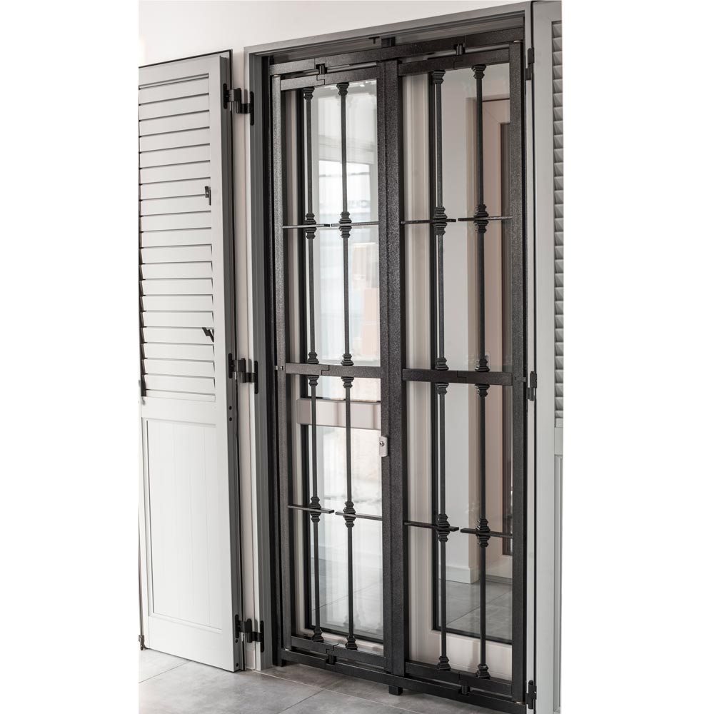 Complementi-Serbaplast-cancelletto-aperto