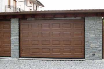 Portoni-sezionali-Serbaplast-serramenti-in-PVC-e-alluminio-12