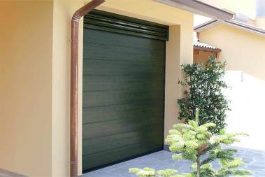 Portoni-sezionali-Serbaplast-serramenti-in-PVC-e-alluminio-15