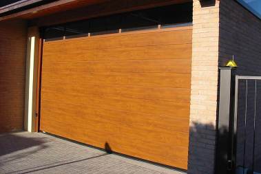 Portoni-sezionali-Serbaplast-serramenti-in-PVC-e-alluminio-16