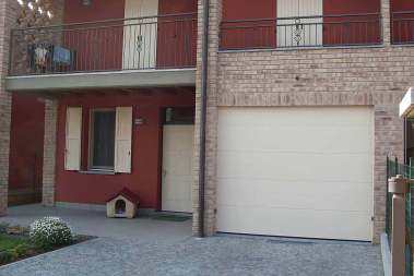 Portoni-sezionali-Serbaplast-serramenti-in-PVC-e-alluminio-20