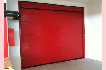 Portoni-sezionali-Serbaplast-serramenti-in-PVC-e-alluminio-8