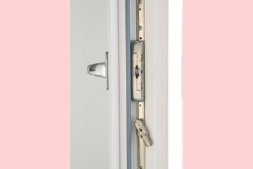 Profili-e-dettagli-Serbaplast-serramenti-in-PVC-e-alluminio-06