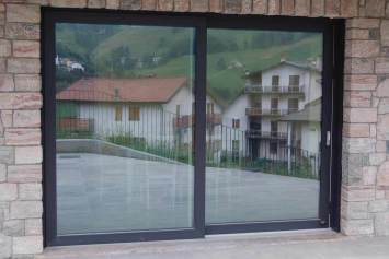 Scorrevoli-Serbaplast-serramenti-in-PVC-e-alluminio-12